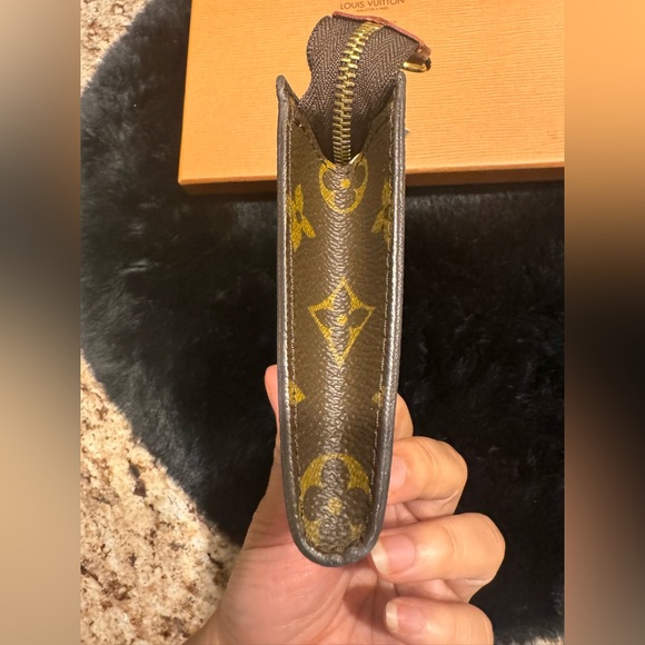 🎀Louis Vuitton pouch🎀 - Picture 13 of 16
